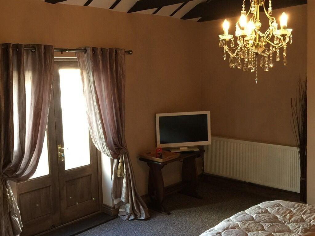 Dog In A Doublet Hotel Питерборо Екстериор снимка